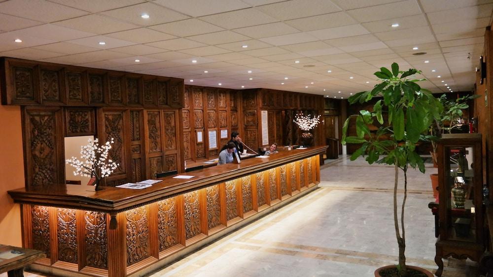 Plaza Uruapan Hotel Экстерьер фото