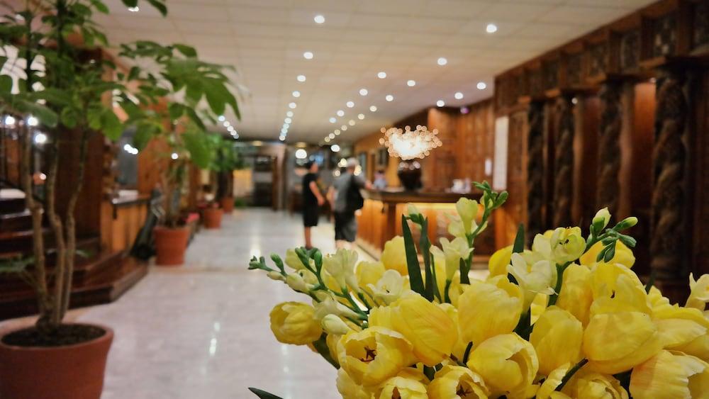 Plaza Uruapan Hotel Экстерьер фото