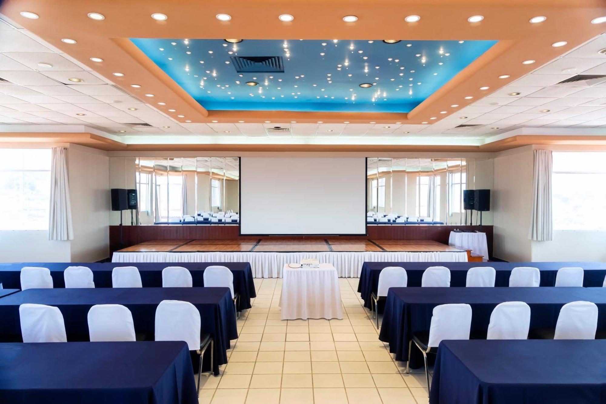 Plaza Uruapan Hotel Экстерьер фото