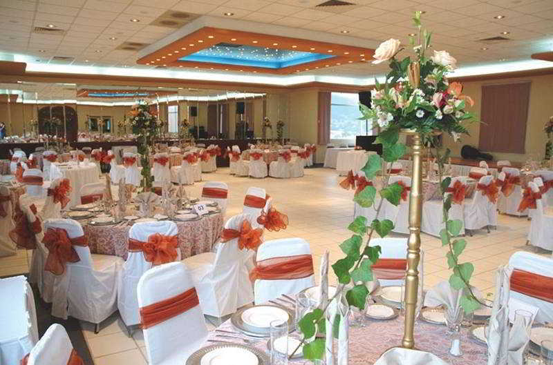 Plaza Uruapan Hotel Экстерьер фото