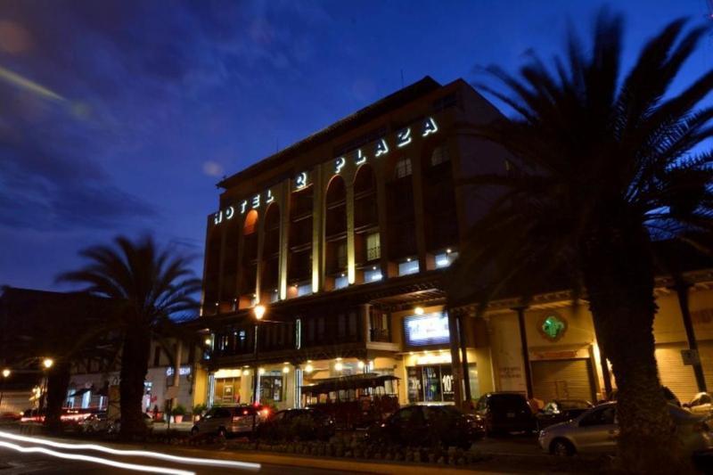 Plaza Uruapan Hotel Экстерьер фото