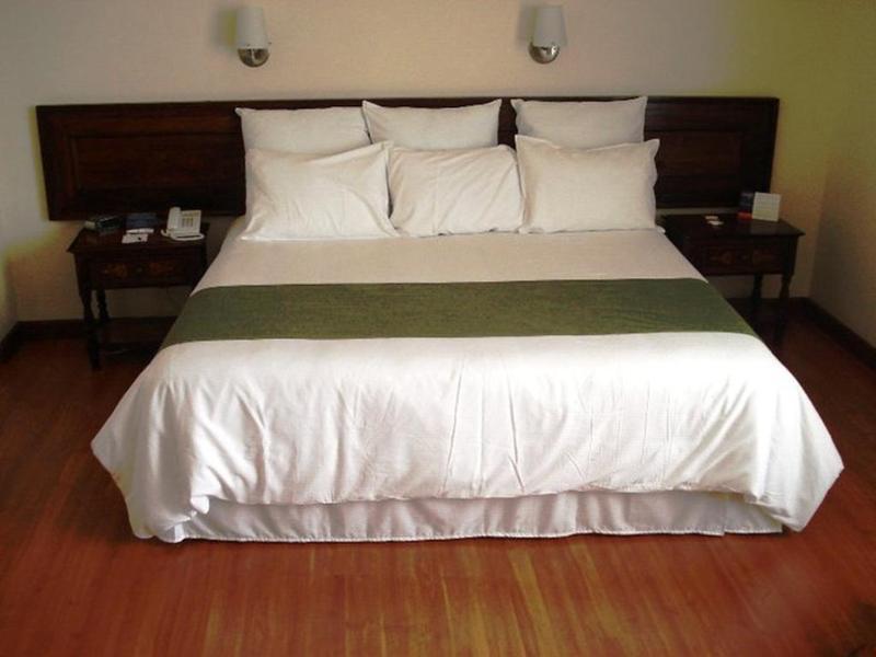 Plaza Uruapan Hotel Экстерьер фото