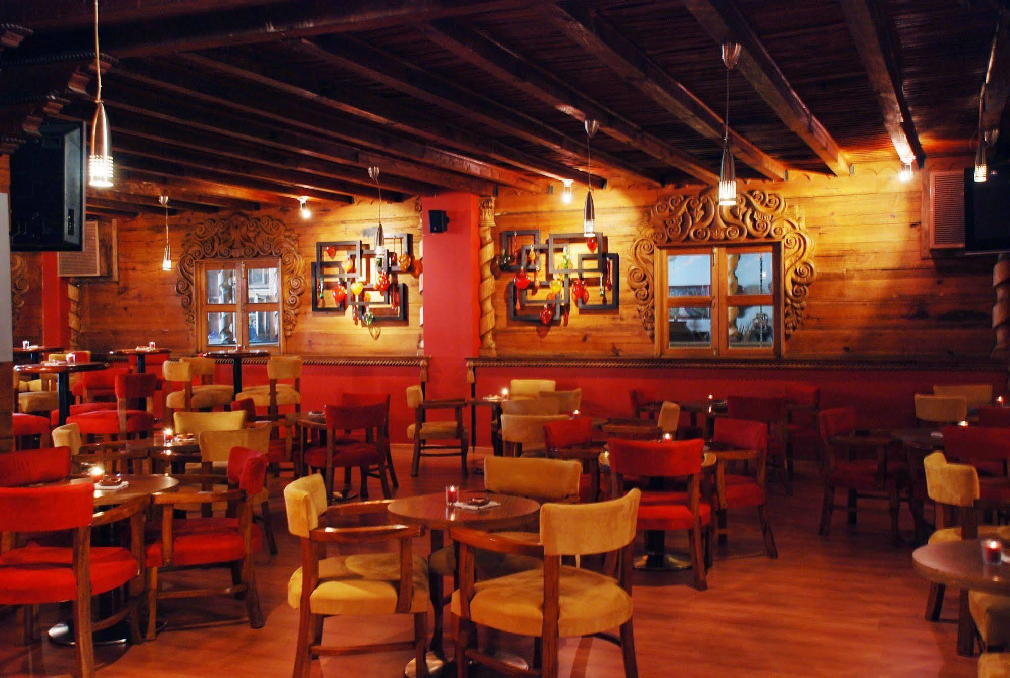 Plaza Uruapan Hotel Экстерьер фото